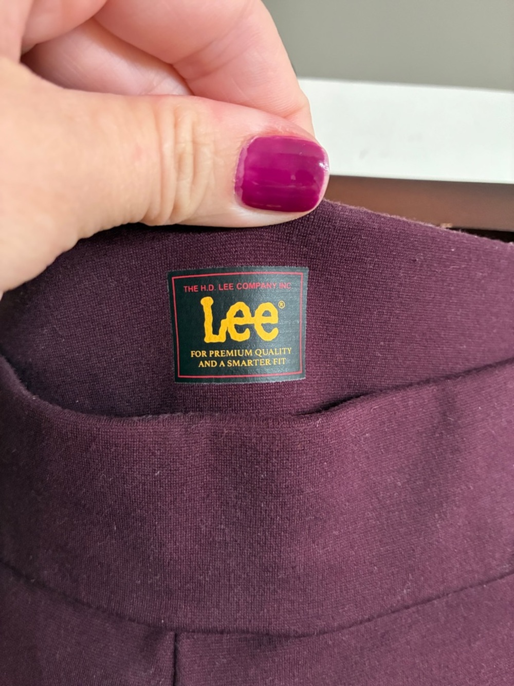 Lee Wide-Leg Trousers in Deep Plum - Picture 2 of 6